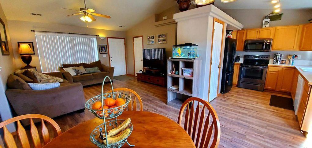 1804 N Chehalis St #1 - Photo 3 of 13