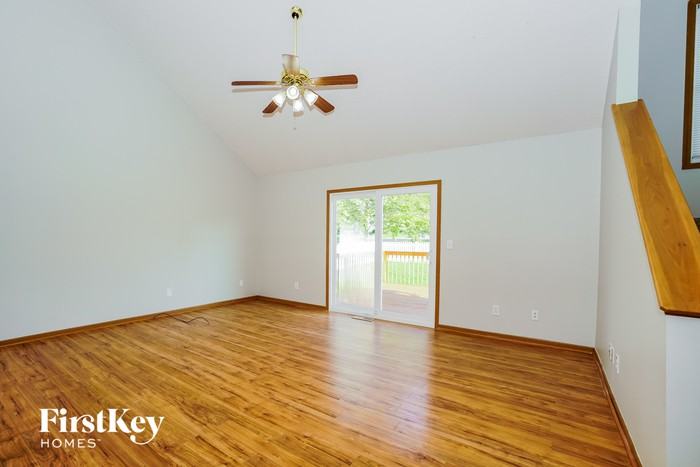 1301 Harold Stewart Pkwy - Photo 3 of 15