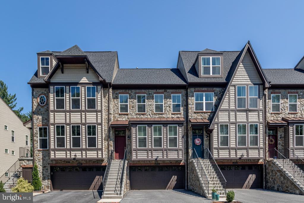 6913 Country Club Ter - Photo 2 of 47