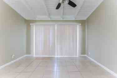 1305 Sw 28th Rd - Photo 3 of 22