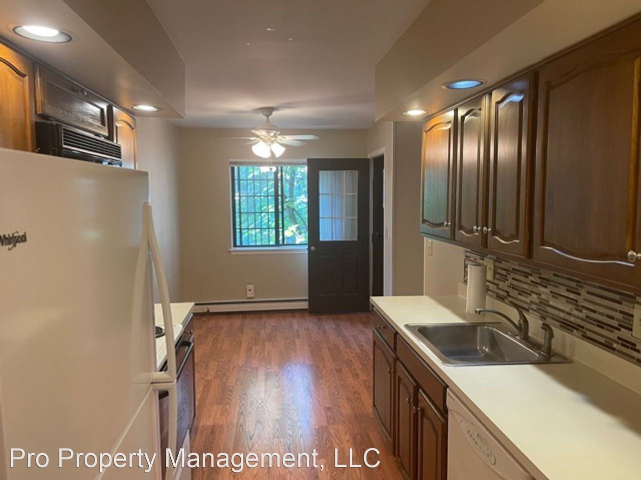 32 Rollingwood Dr - Photo 2 of 12