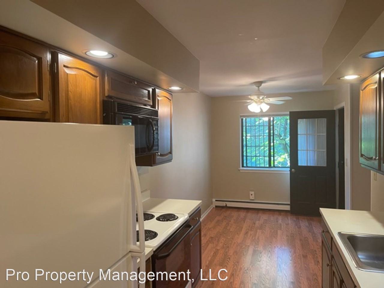 32 Rollingwood Dr - Photo 3 of 12