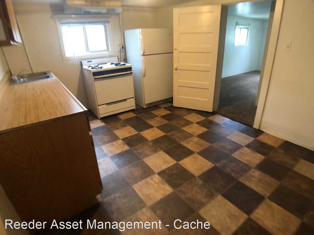 511 East 900 North - Photo 3 of 10