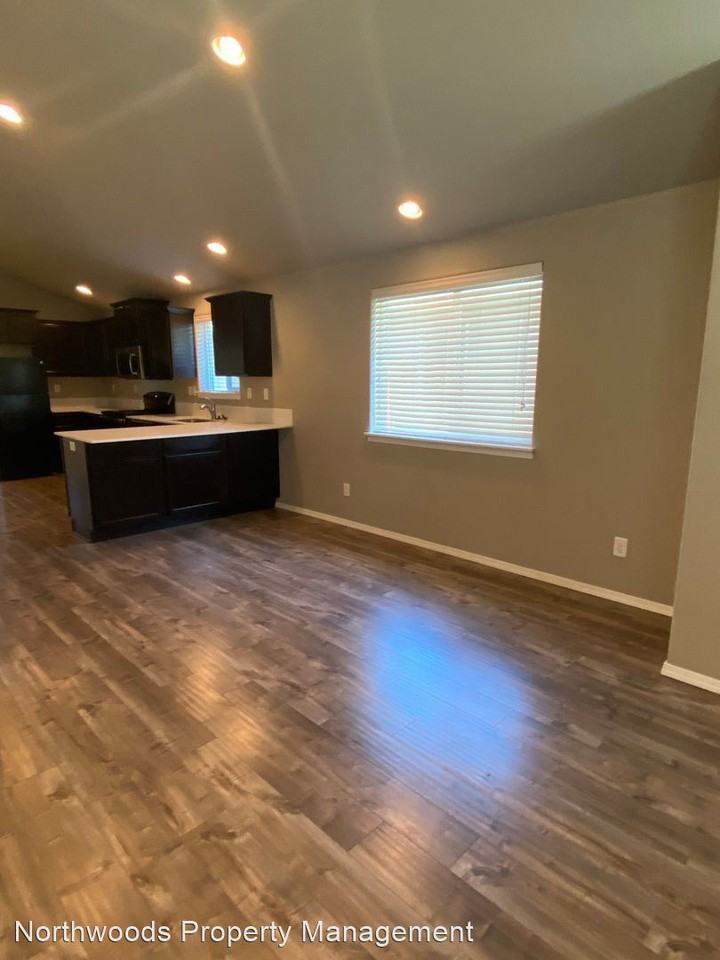 204 River Walk Pl - Photo 3 of 6