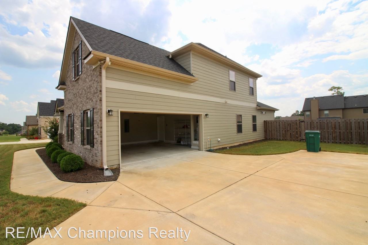 102 Lee Road 2212 - Photo 3 of 28