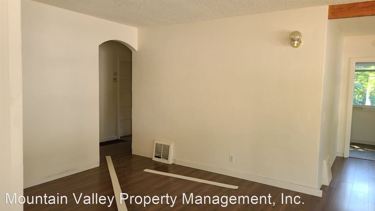 907 & 909 W. Main Street - Photo 2 of 4