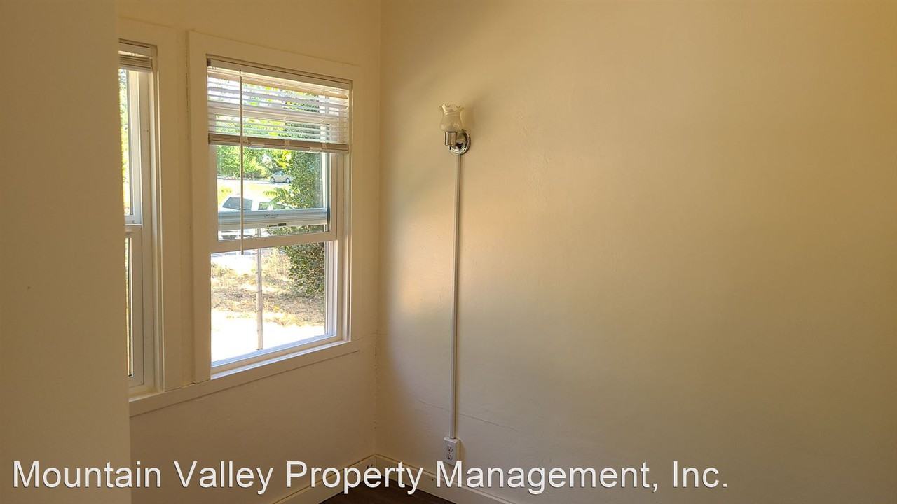 907 & 909 W. Main Street - Photo 3 of 4