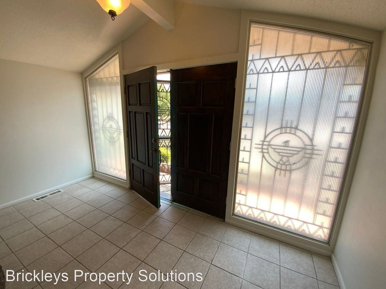 4617 Sherwood St Ne - Photo 2 of 28