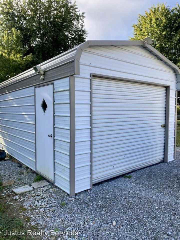 401 E Main St - Photo 3 of 21