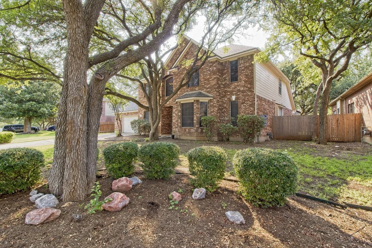 8212 Fern Bluff Ave - Photo 3 of 45
