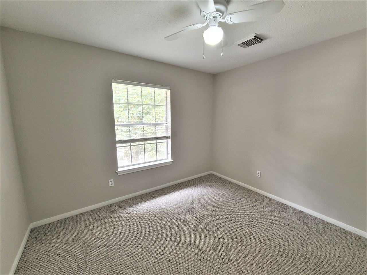 20906 Greenfield Trl - Photo 3 of 18