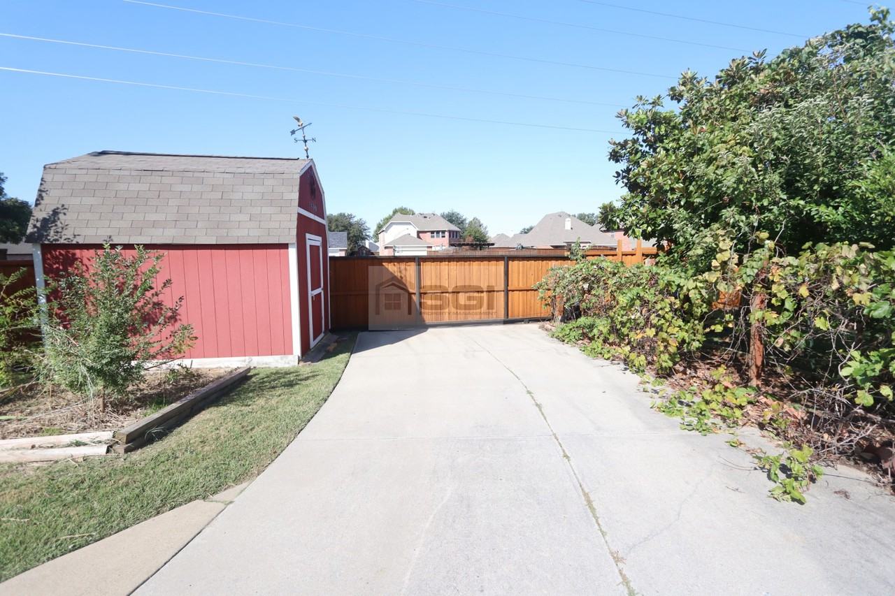 8509 Kenning Ct - Photo 2 of 30