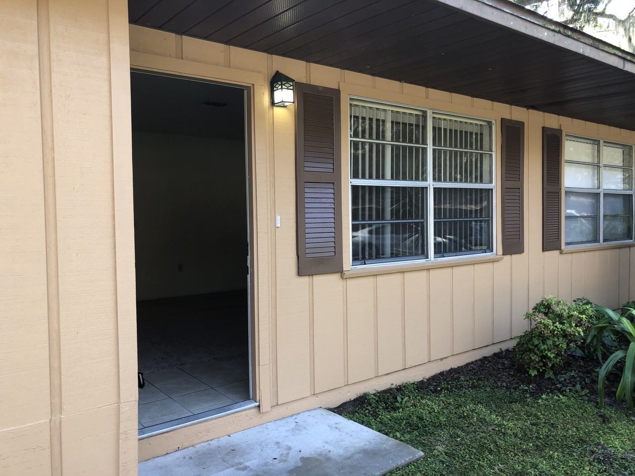 20016 Suncrest Dr - Photo 2 of 17