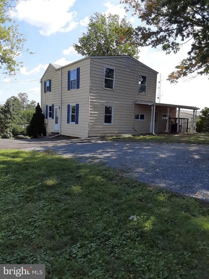 1938 Brady Ave - Photo 2 of 12