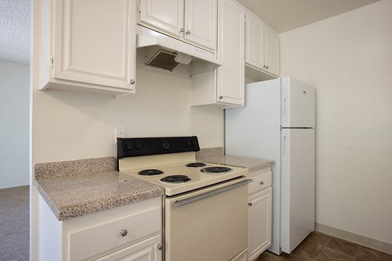 THE GROVE APARTMENTS - Photo 2 of 19
