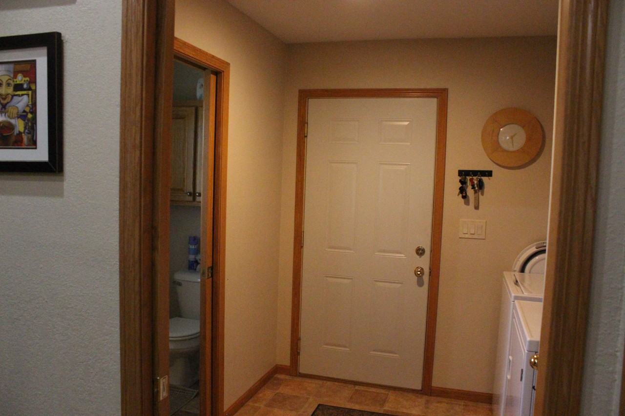 1724 Crooked Avenue - Photo 3 of 8