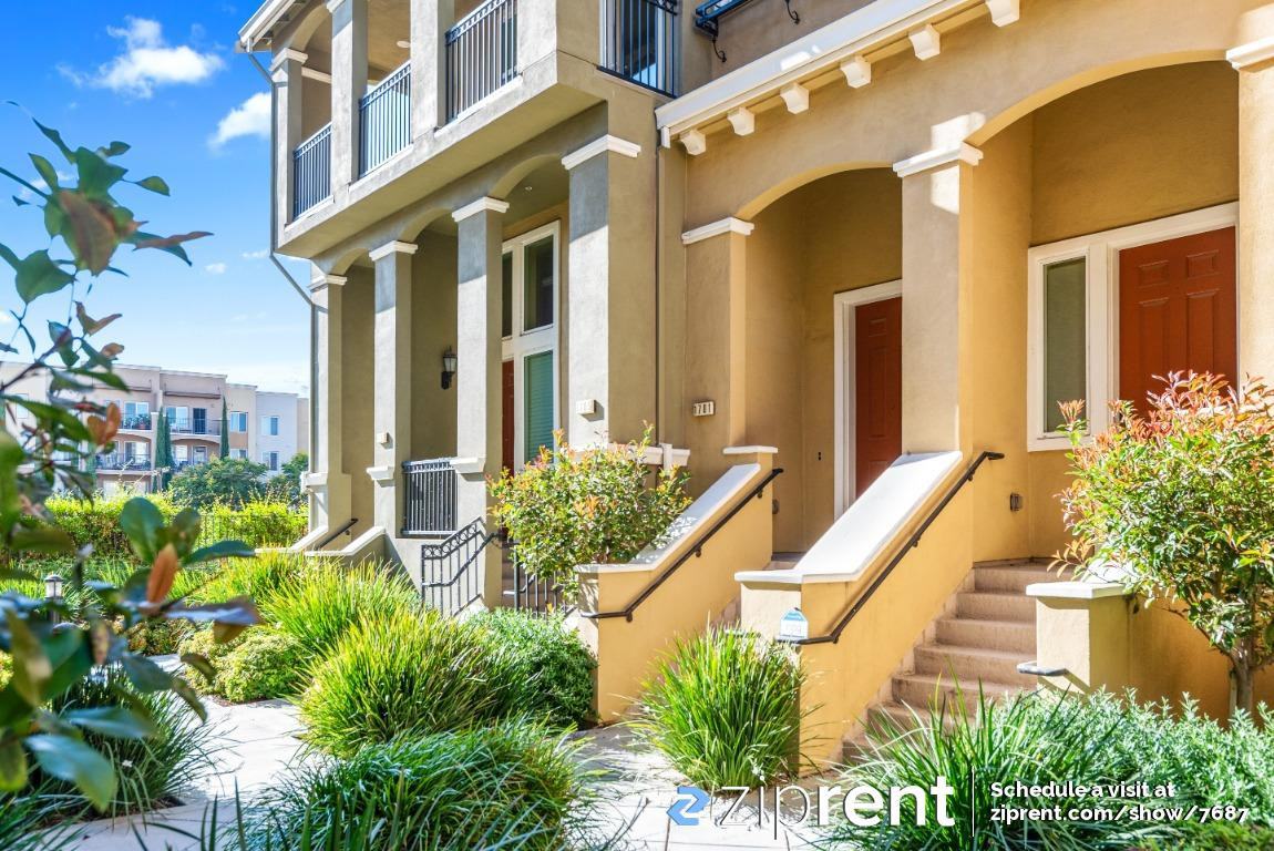 1701 Lee Way - Photo 2 of 20