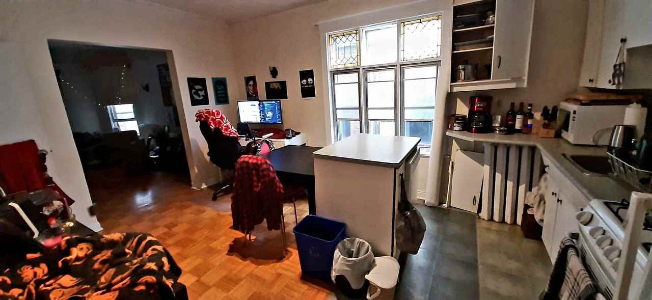 410 Crawford Street - Photo 3 of 10