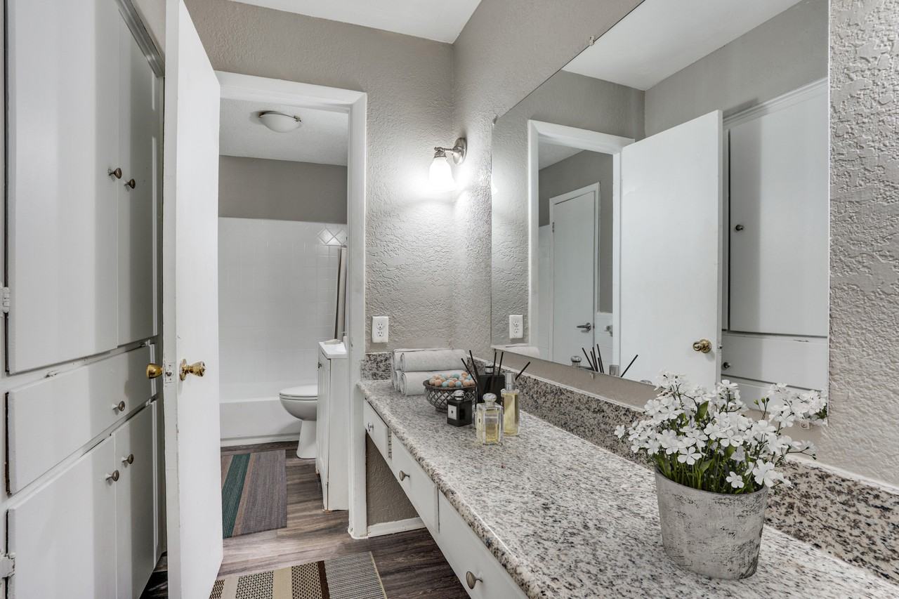 z-061722-Luna Blanca - Photo 4 of 18