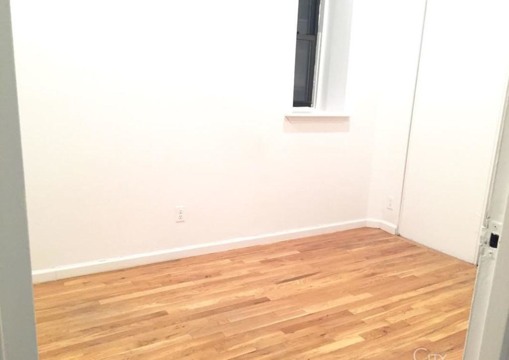 11 Maiden Ln #12E - Photo 5 of 10