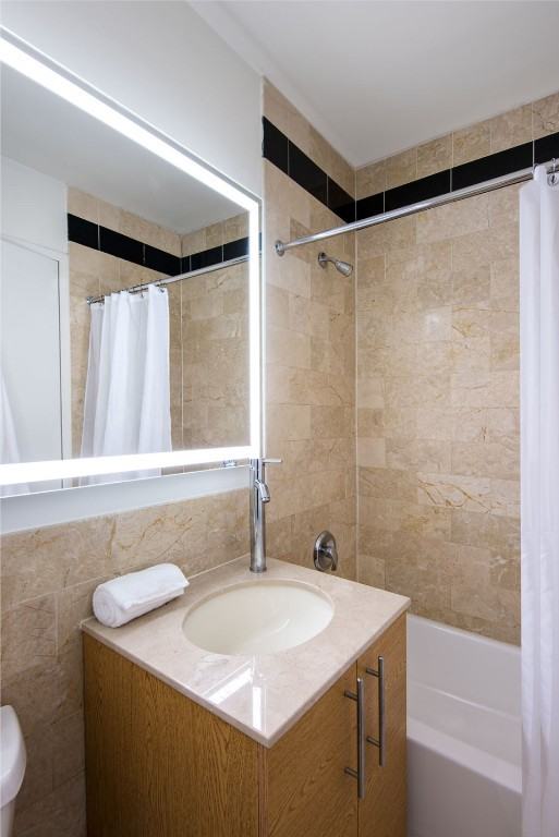 17 Battery Pl #2204 - Photo 4 of 6