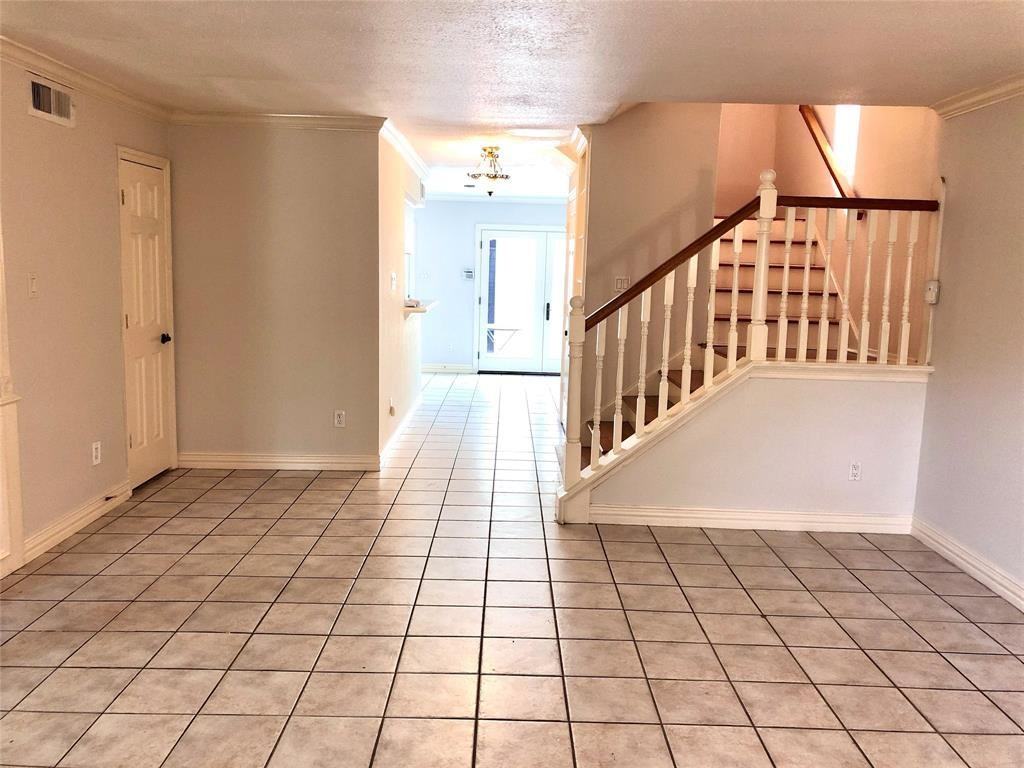 2508 Bering Dr - Photo 2 of 28