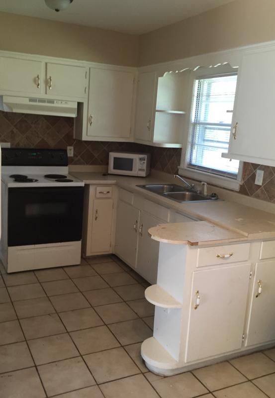 3565 Irwin Way - Photo 3 of 13