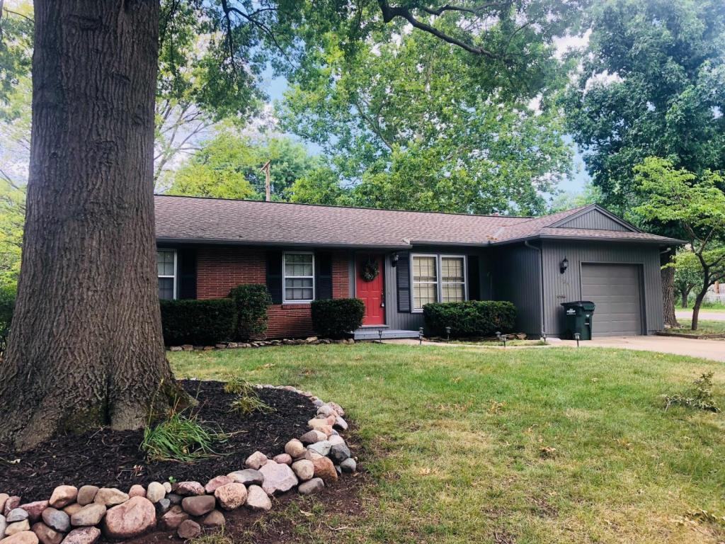 9524 Foster St - Photo 2 of 19