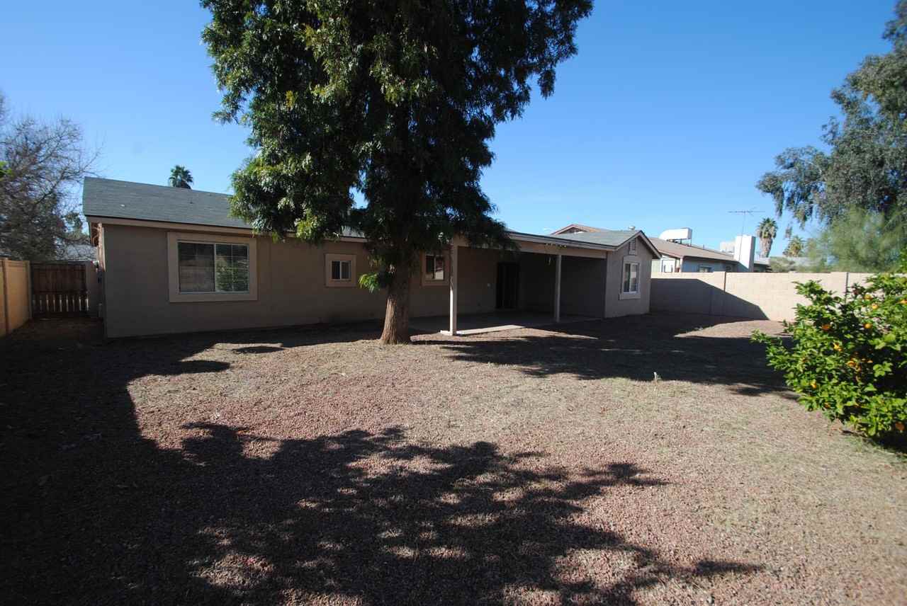 3819 N 84th Ln - Photo 2 of 15