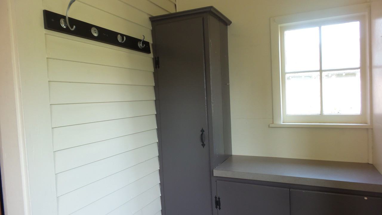 942 E 2nd St - Photo 4 of 8