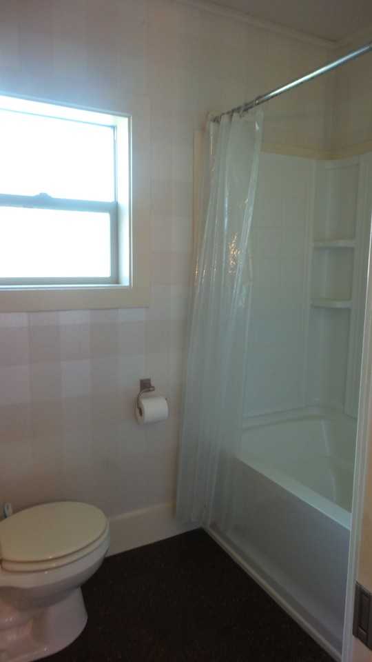 942 E 2nd St - Photo 7 of 8