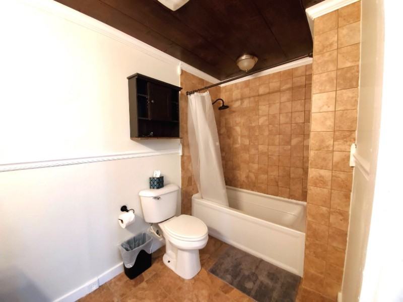 526 Monroe St - Photo 4 of 14