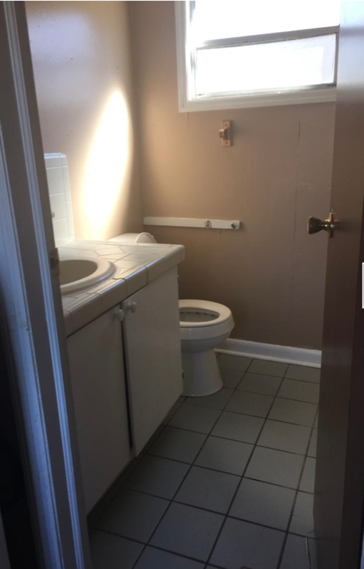 2413 Plantation Rd - Photo 2 of 7