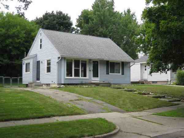 2238 Audobon Dr Se - Photo 2 of 21