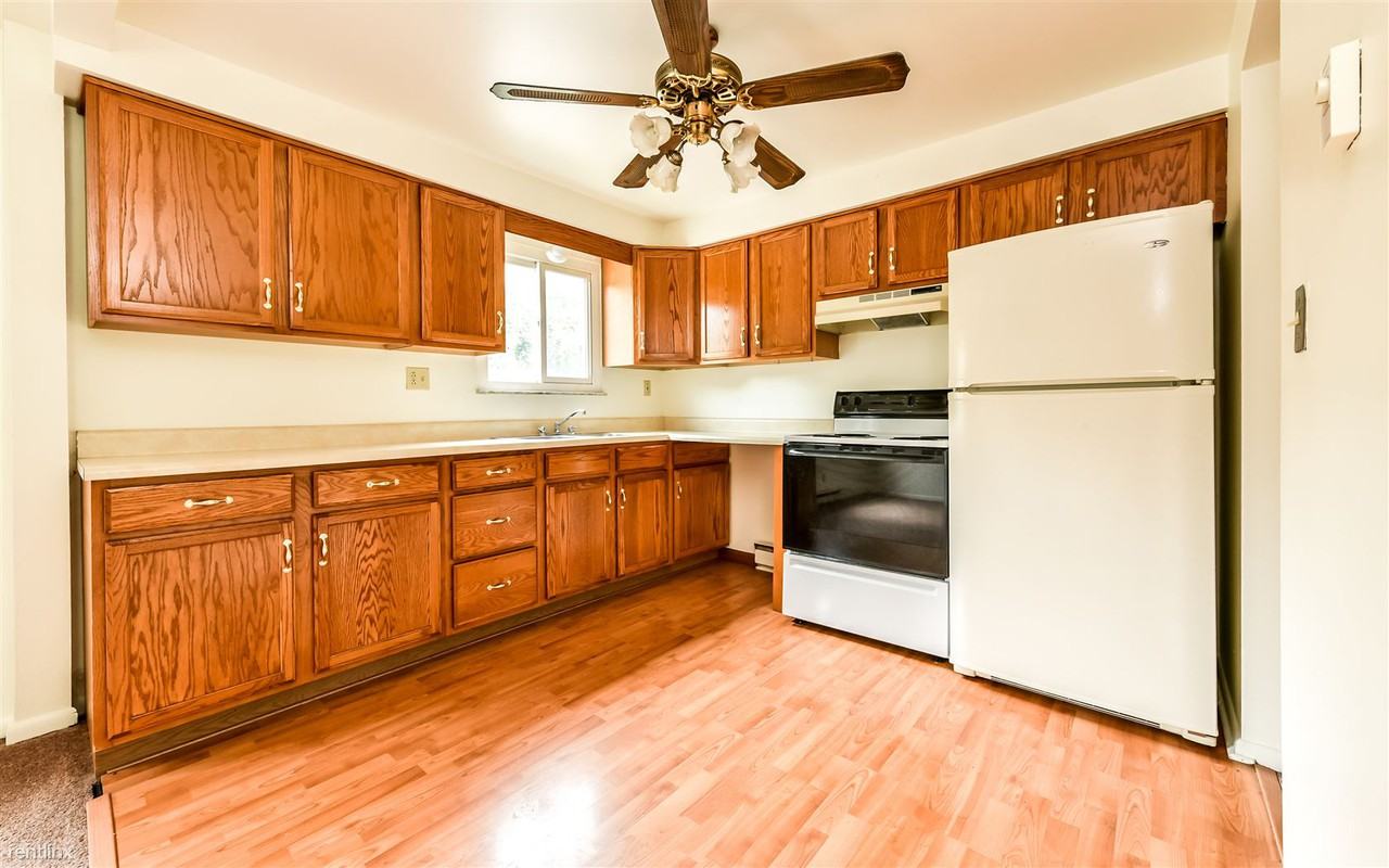 2044 Renton Rd - Photo 3 of 10