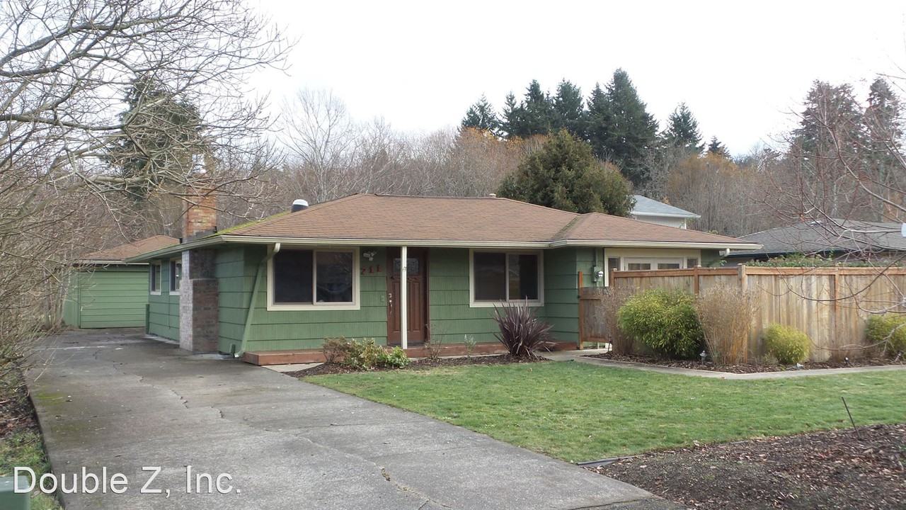 711 5th St - Photo 2 of 8