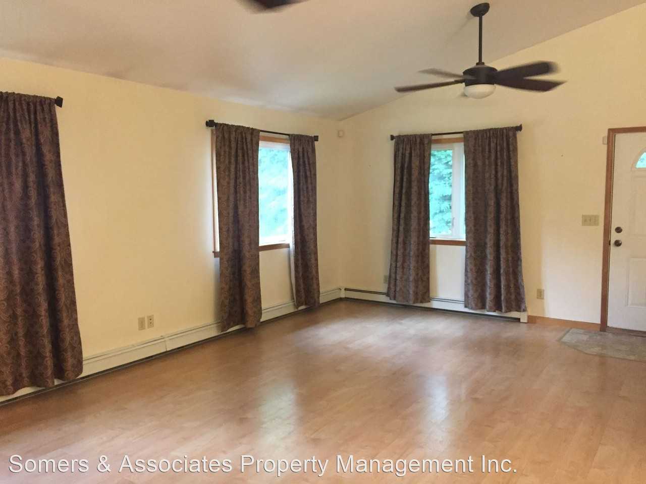 1555 Faye Ln - Photo 3 of 20