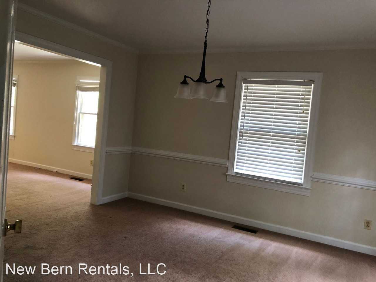 3211 Wedgewood Dr - Photo 3 of 19