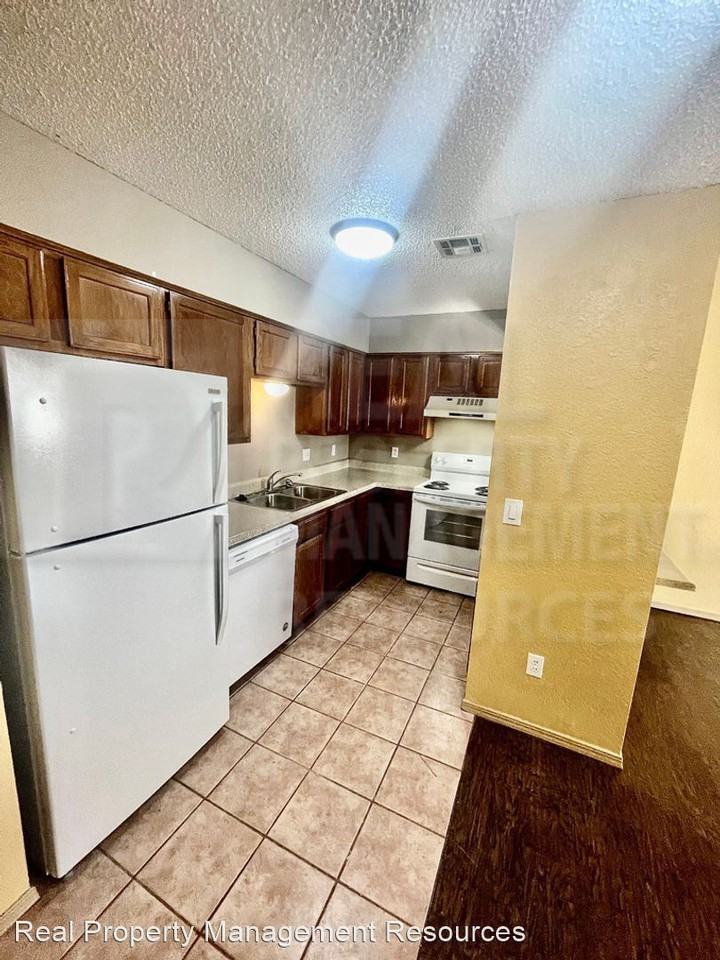 8012 NW 7th Pl - Photo 3 of 11