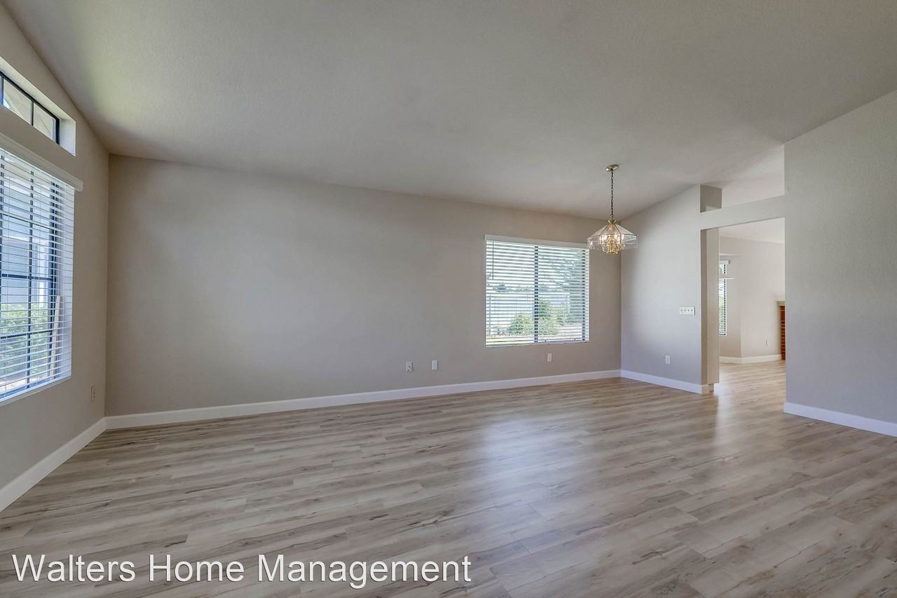 8891 Pipestone Way - Photo 3 of 35