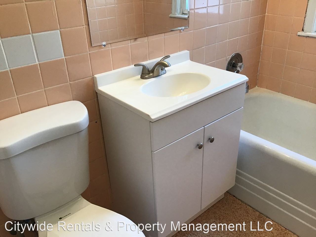 4865 N 72nd St - Photo 2 of 11