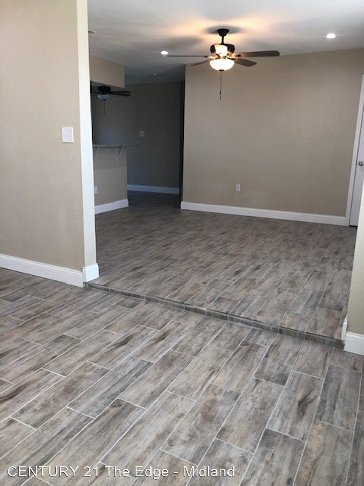 301 Fiesta Ave - Photo 2 of 13