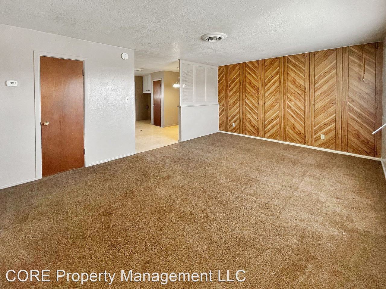 612-614 East Sunset Circle - Photo 2 of 9