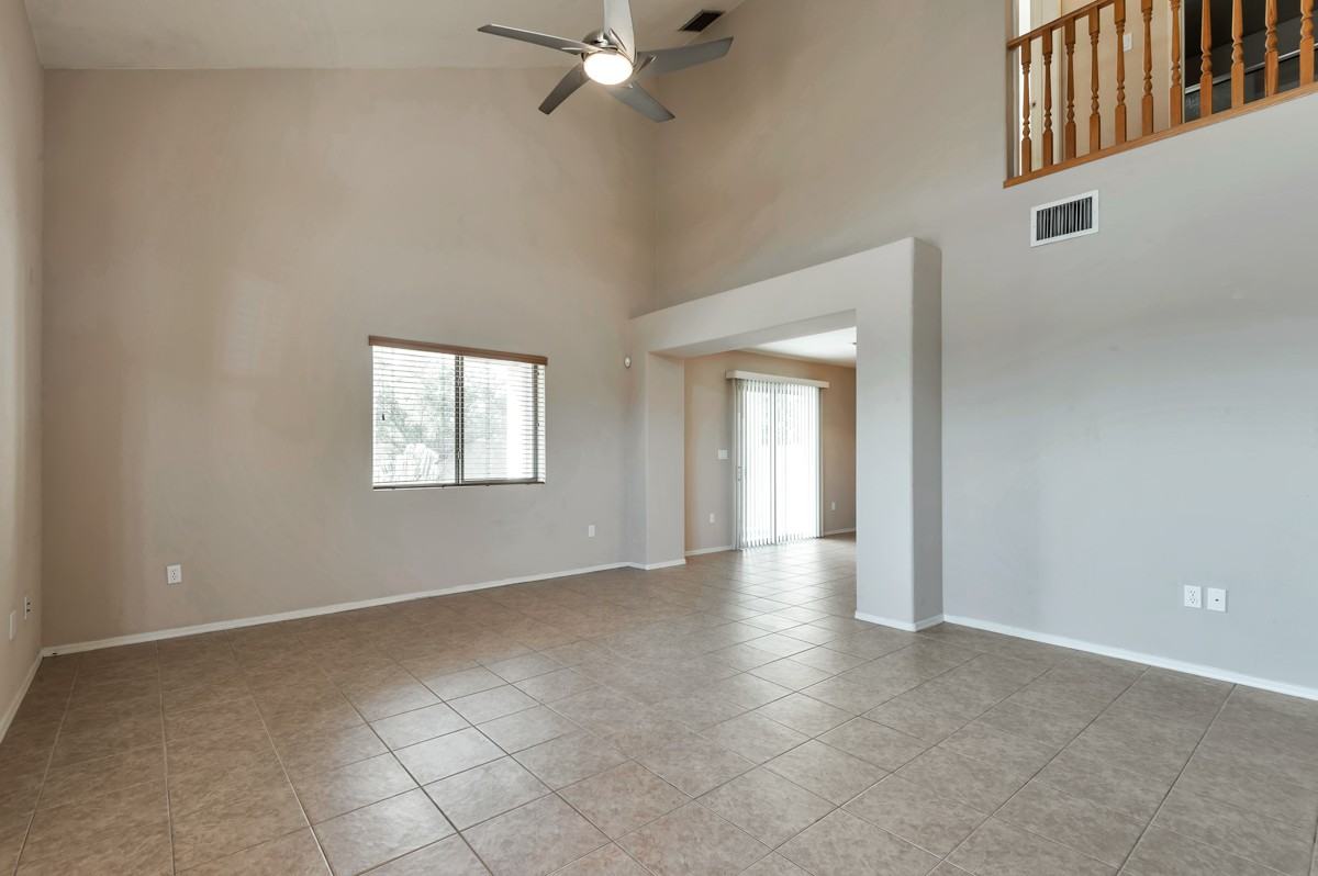 2427 W Waterway Pl - Photo 3 of 23