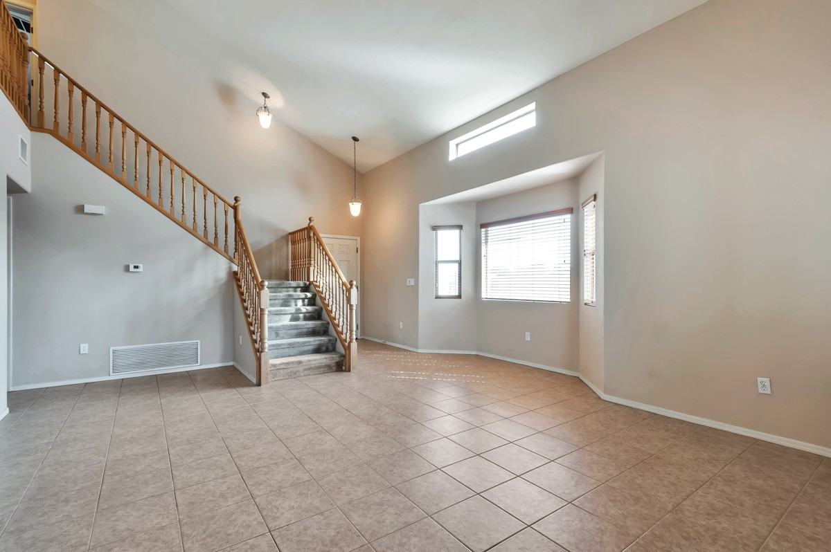 2427 W Waterway Pl - Photo 4 of 23