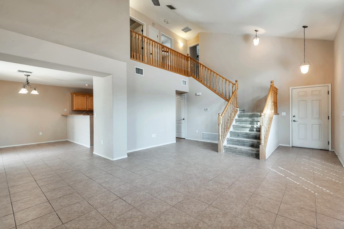 2427 W Waterway Pl - Photo 5 of 23