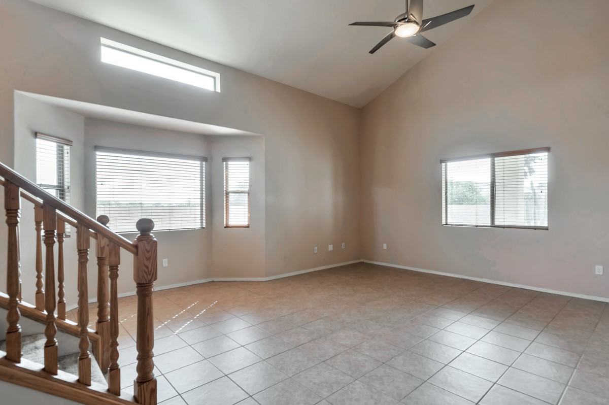 2427 W Waterway Pl - Photo 6 of 23