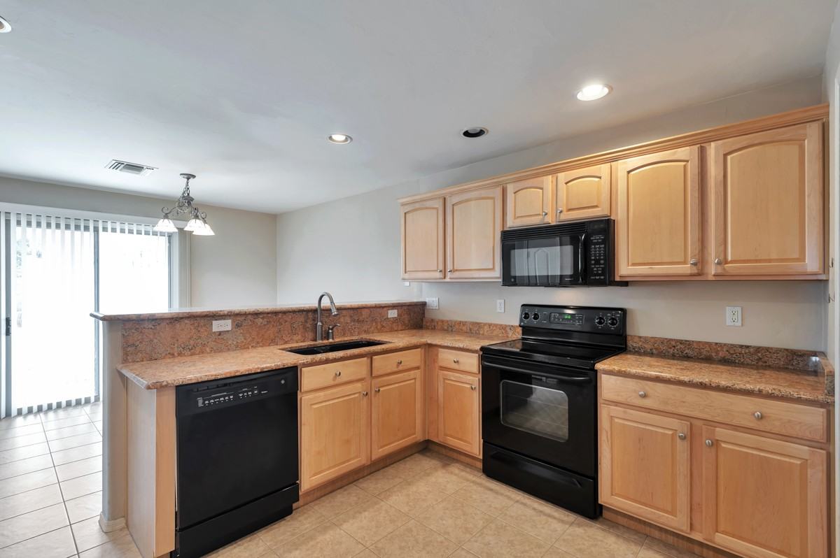 2427 W Waterway Pl - Photo 7 of 23