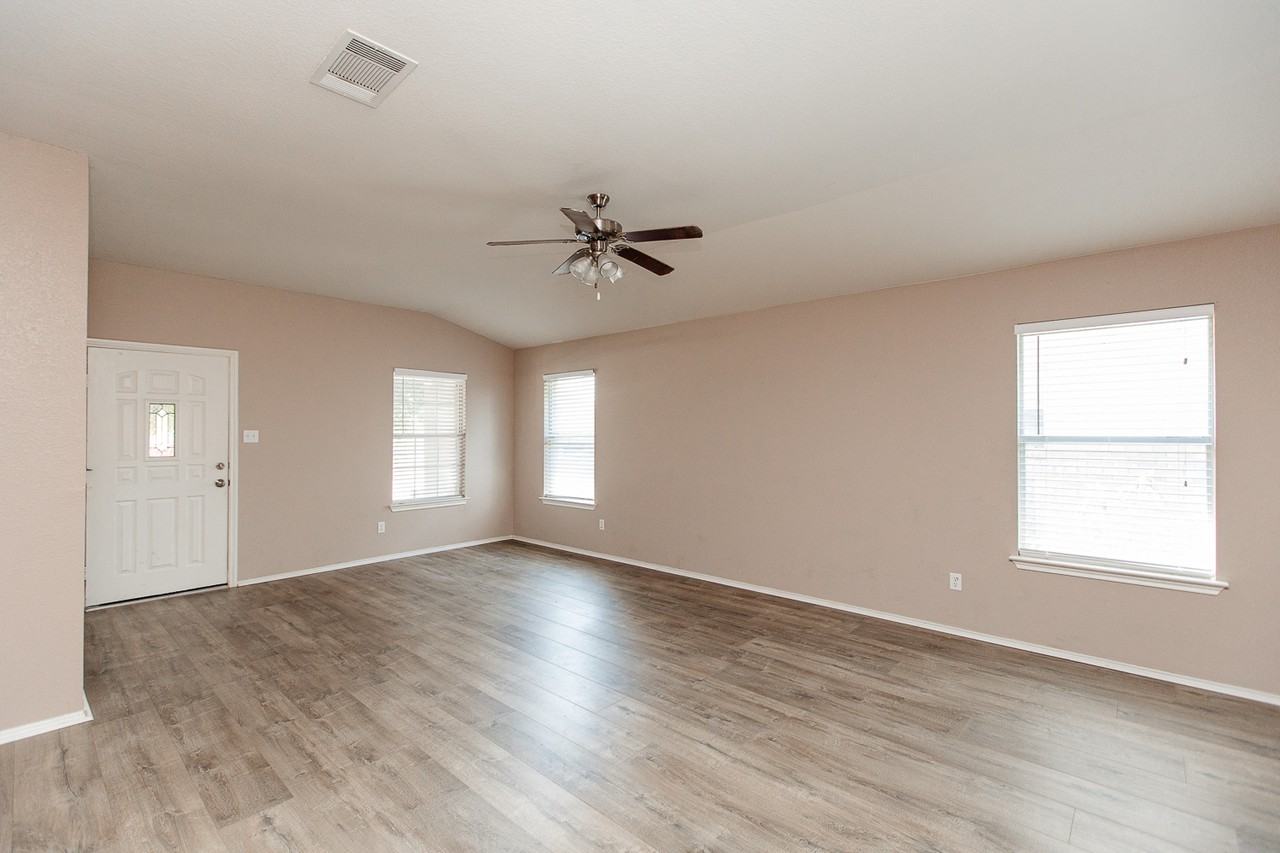 225 Mossy Rock Dr - Photo 3 of 20