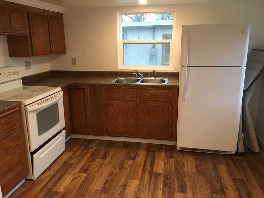 15935 28th Ave - Photo 3 of 8